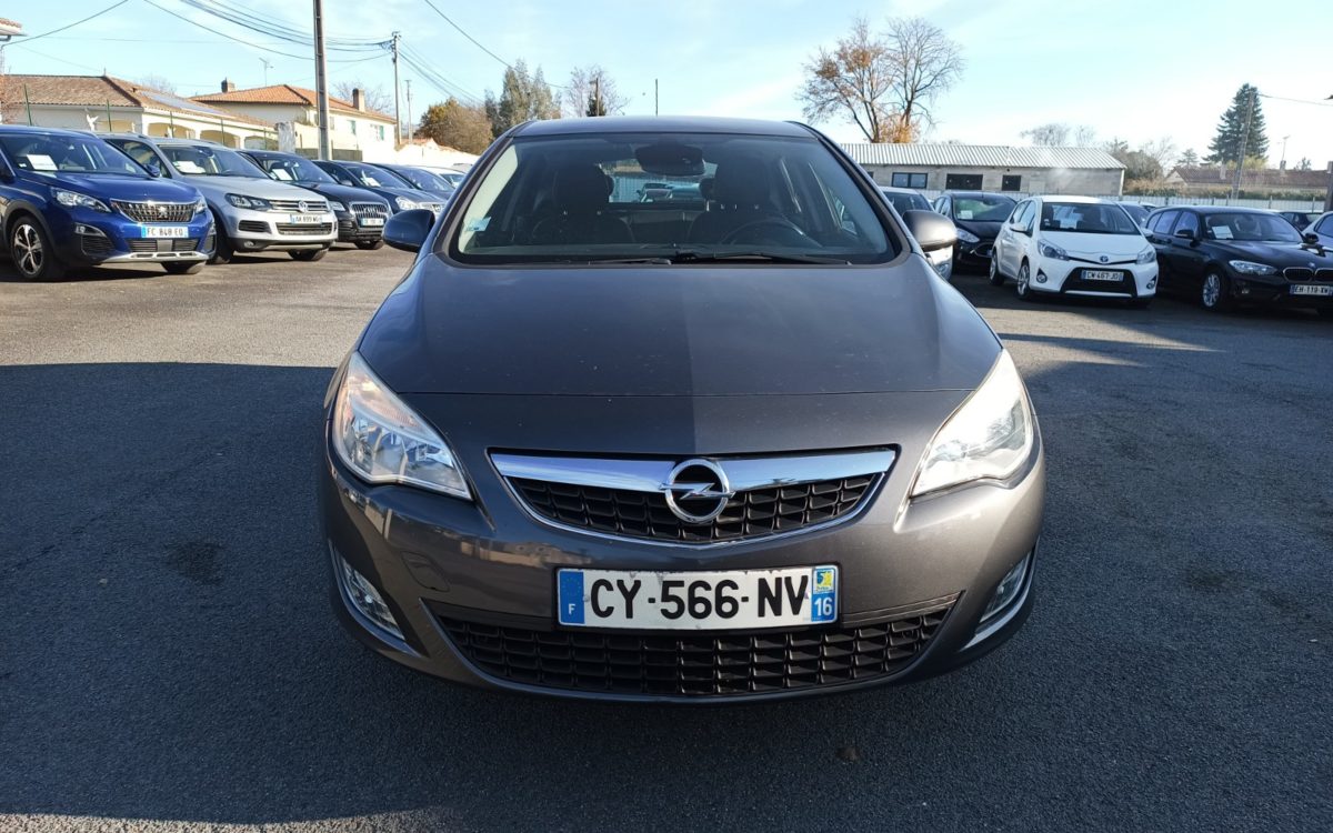 OPEL Astra J - HGM Auto